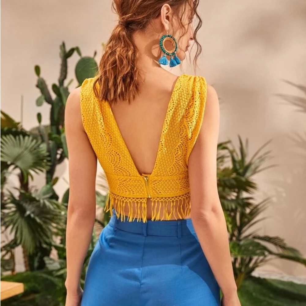 SHEIN Deep V Neck Fringe Hem Crop Tank Top